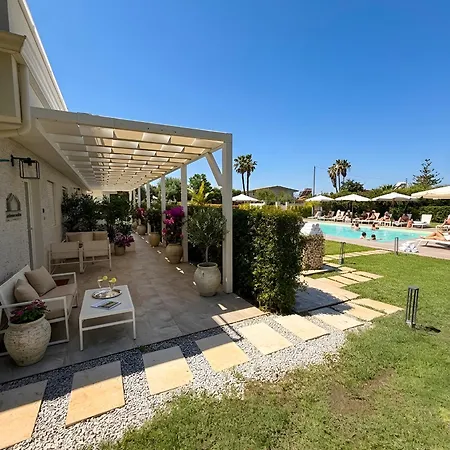 Sunsea - Enjoy Your Family Apartahotel Capo Vaticano